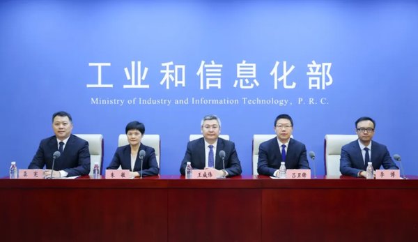 国家定调“人工智能+软件”——AI研学的未来方向，是智能体时代的人才培养