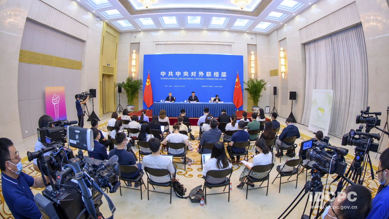 中国共产党与世界政党领导人峰会召开，加强政党合作共谋人民幸福